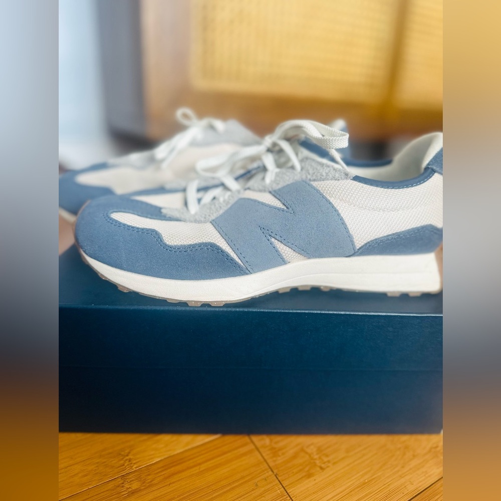 New Balance 327